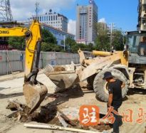 女啊操比视频网站高温下的坚守｜道路建设者用汗水铺就畅通路